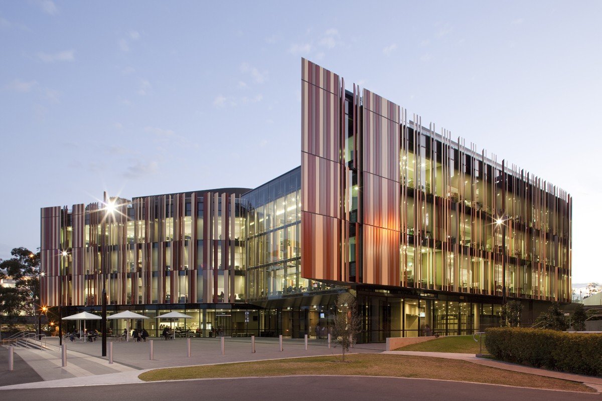 Đại học Macquarie, tăng từ vị trí 237 lên 214 trong bảng xếp hạng thế giới.